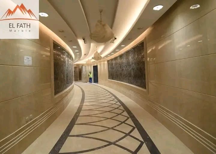 أرضيات الصالات الواسعة